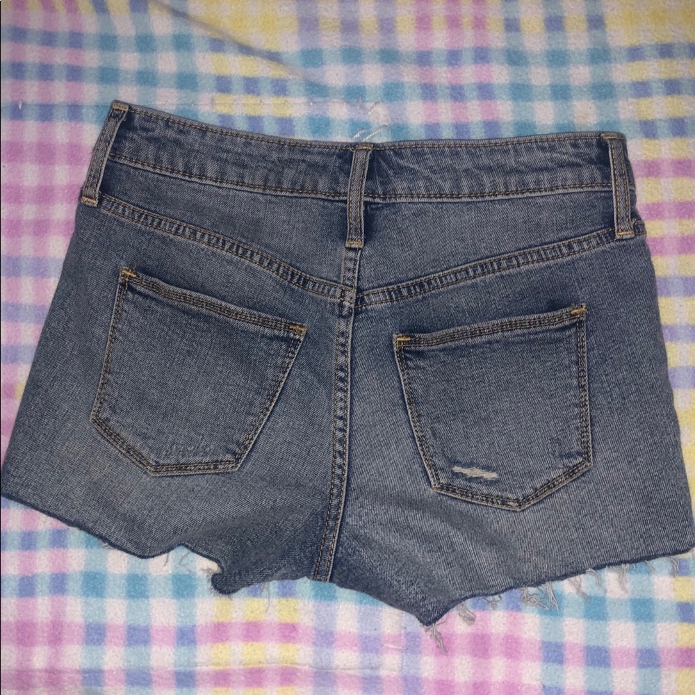 Universal Thread shorts - Picture 2 of 3